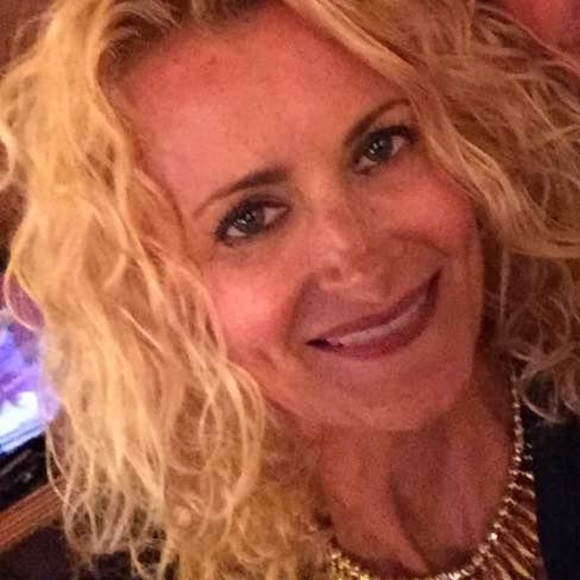 Meet your Posher, Beth - Picture 1 of 1